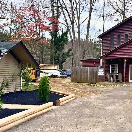 The Cave At Shady Woods - 1 Bedroom Studio - Walk To Downtown!